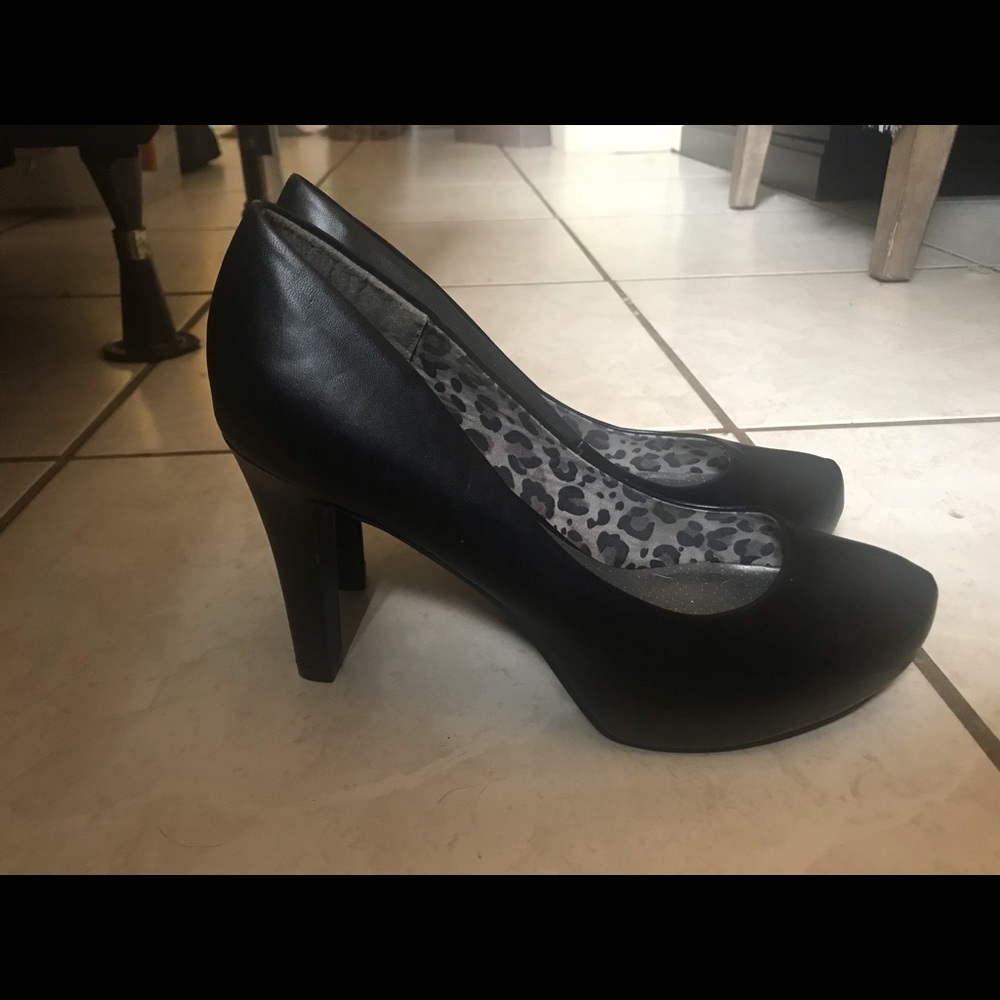 G by Guess Black Heels Leopard Print